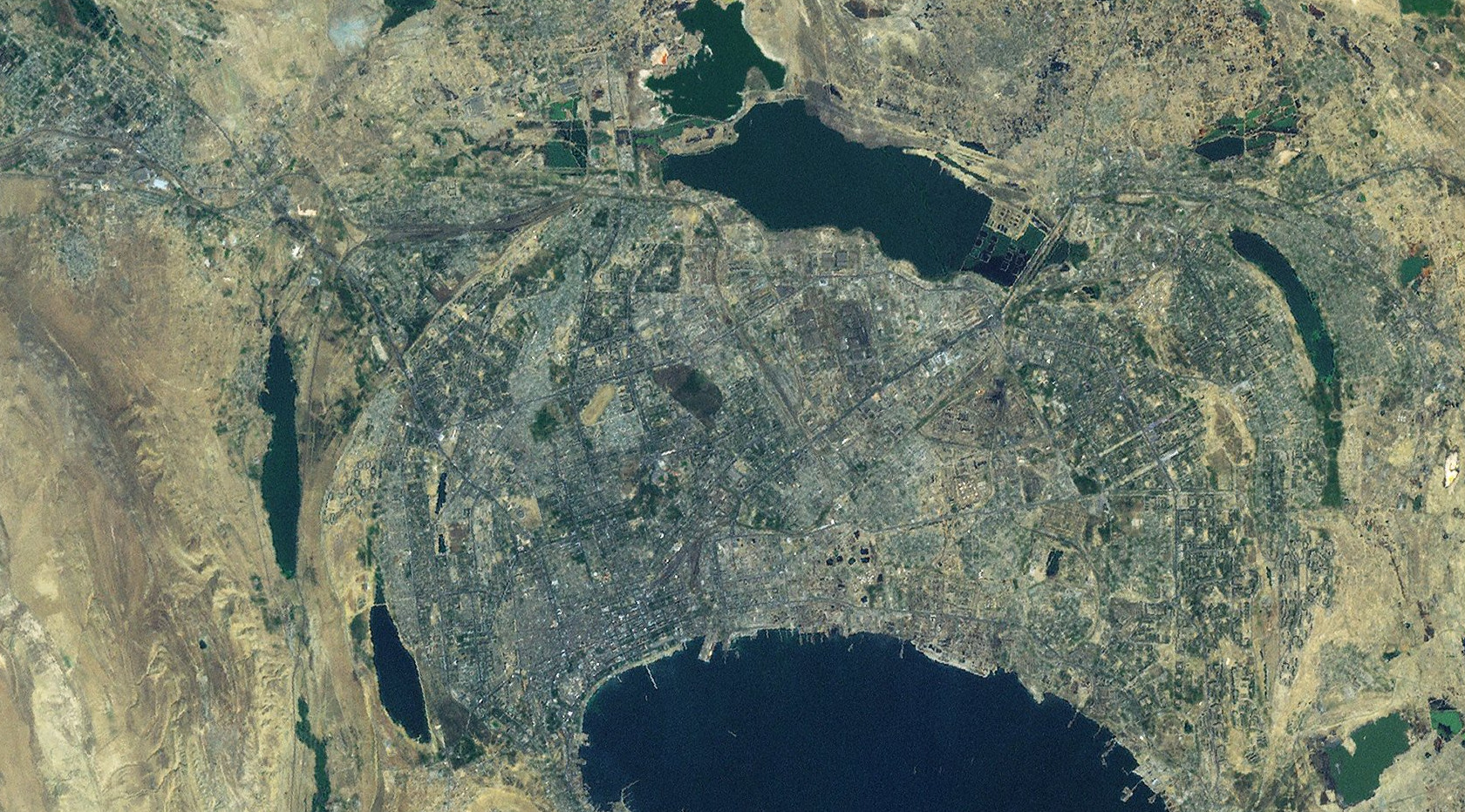 2014 Esri Wayback archive used for comparison